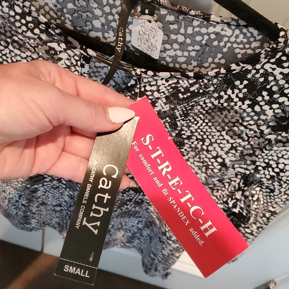 Cathy stretch spandex animal print top S - Picture 3 of 5